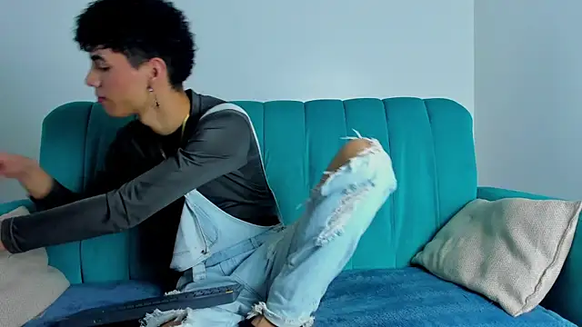 Snapshot of NeoRaptis chatting on February 2025 08:04:01 PM NeoRaptis online show from February 2025 08:04:01 PM