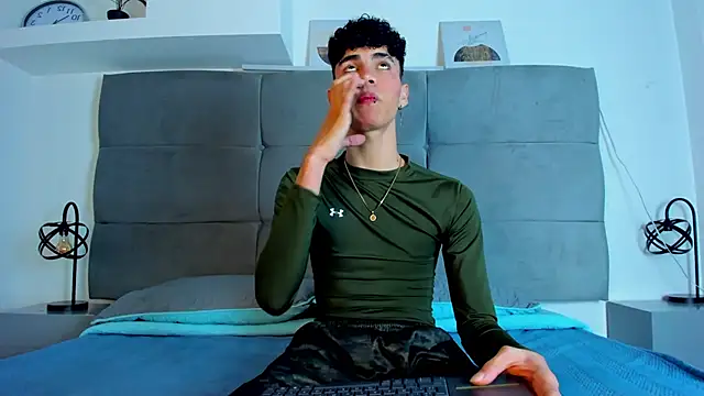 Snapshot of NeoRaptis chatting on February 2025 07:52:02 PM NeoRaptis online show from February 2025 07:52:02 PM