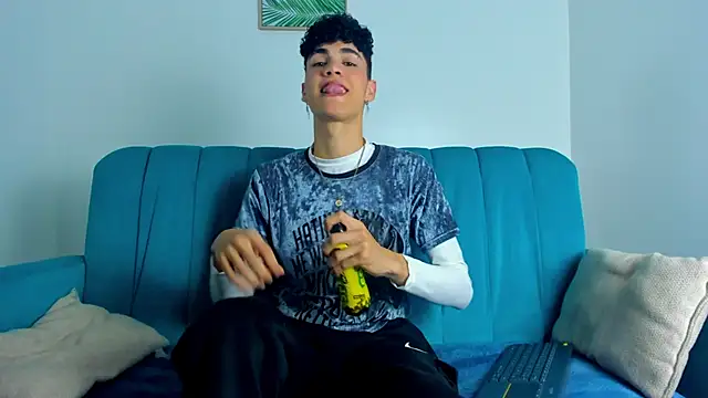 Snapshot of NeoRaptis chatting on February 2025 08:31:01 PM NeoRaptis online show from February 2025 08:31:01 PM