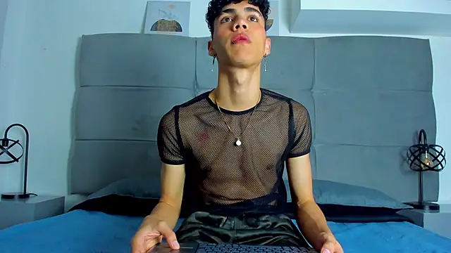 Snapshot of NeoRaptis chatting on February 2025 08:14:02 PM NeoRaptis online show from February 2025 08:14:02 PM