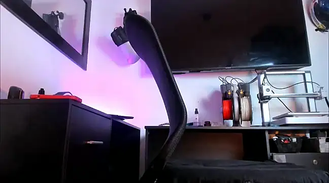 Snapshot of _Heracles1 chatting on December 2024 02:06:02 PM Heracles1 online show from December 2024 02:06:02 PM