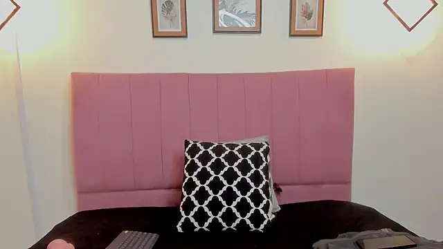 KRYSTENMOON online show from March 2025 11:27:02 AM