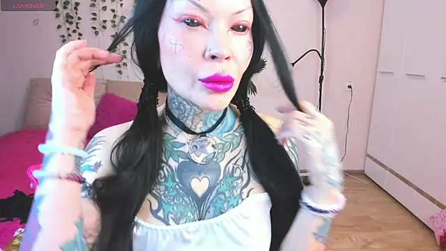 Snapshot of Megan_Black_Moon chatting on December 2025 04:10:01 AM Megan Black Moon online show from December 2025 04:10:01 AM