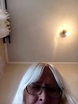 Snapshot of Rousmk1 chatting on December 2024 08:00:02 PM Rousmk1 online show from December 2024 08:00:02 PM