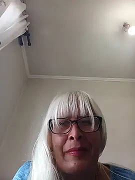 Snapshot of Rousmk1 chatting on December 2024 08:39:02 PM Rousmk1 online show from December 2024 08:39:02 PM