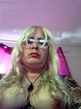 Snapshot of Rousmk1 chatting on December 2025 01:28:02 PM Rousmk1 online show from December 2025 01:28:02 PM