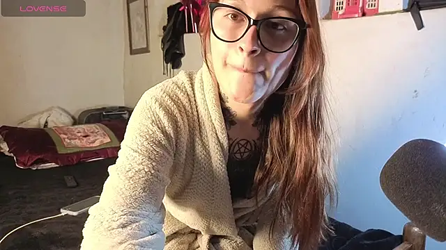 kittenlizz online show from July 2026 06:58:02 PM