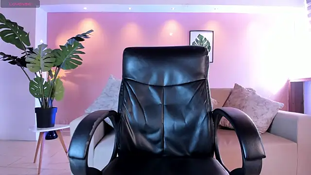 Snapshot of Aaron_Scoot chatting on January 2025 08:07:02 PM Aaron Scoot online show from January 2025 08:07:02 PM