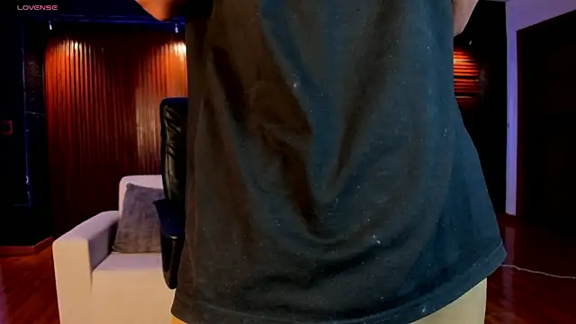 Snapshot of Aaron_Scoot chatting on January 2026 08:36:02 PM Aaron Scoot online show from January 2026 08:36:02 PM