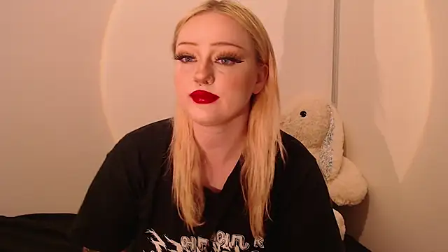 chloe levine online show from September 2025 11:05:02 PM