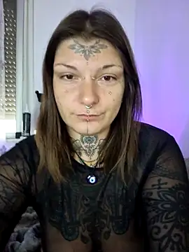 lizzardqueeen online show from November 2025 05:02:01 PM