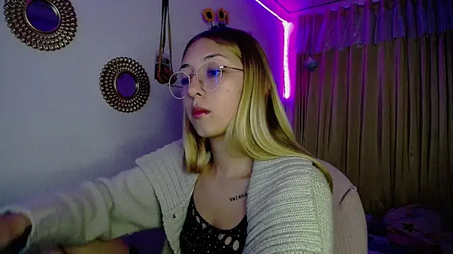 Soffy-brooks online show from December 2024 04:28:02 AM