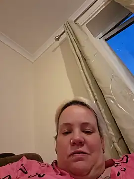 Snapshot of Bigbustedcurvylady chatting on May 2026 08:16:01 PM Bigbustedcurvylady online show from May 2026 08:16:01 PM