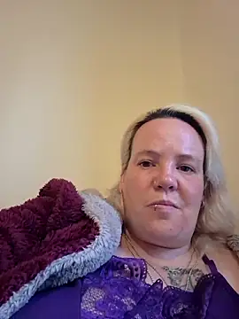 Snapshot of Bigbustedcurvylady chatting on May 2026 06:25:01 PM Bigbustedcurvylady online show from May 2026 06:25:01 PM