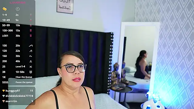 hotlatinateacher online show from June 2026 07:16:01 PM