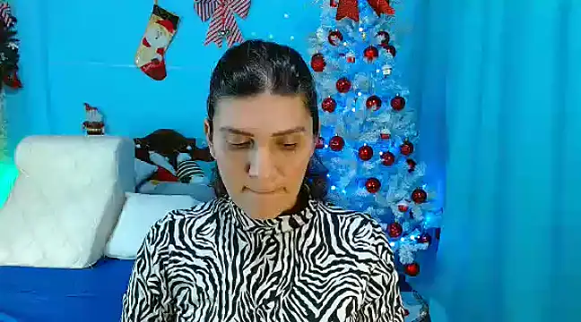 Snapshot of venus_swet_ chatting on December 2024 01:04:02 AM venus swet online show from December 2024 01:04:02 AM