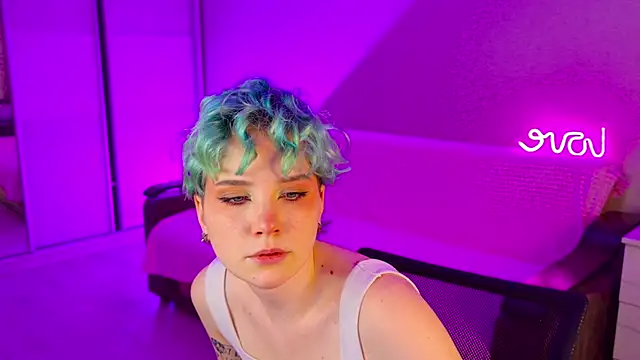 School Love online show from December 2024 01:11:02 PM