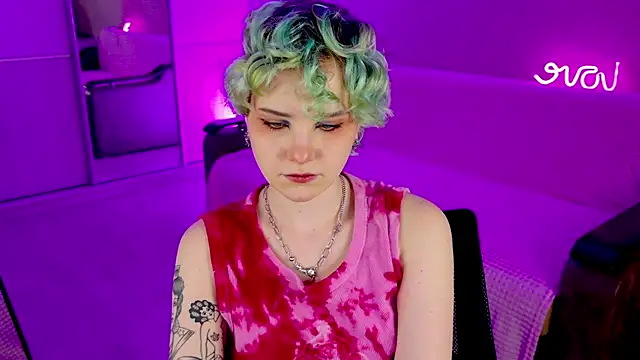 School Love online show from February 2025 01:19:01 PM