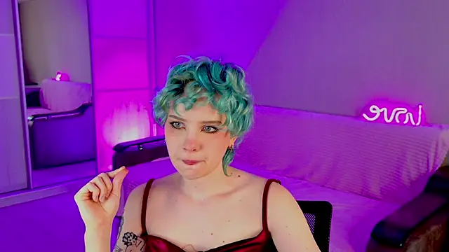 Snapshot of School_Love chatting on February 2025 01:08:02 PM School Love online show from February 2025 01:08:02 PM