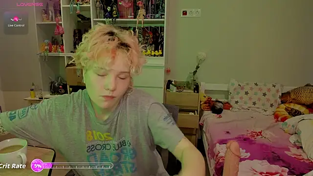 Snapshot of School_Love chatting on November 2025 07:12:01 AM School Love online show from November 2025 07:12:01 AM