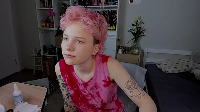 Snapshot of School_Love chatting on December 2025 07:14:02 AM School Love online show from December 2025 07:14:02 AM