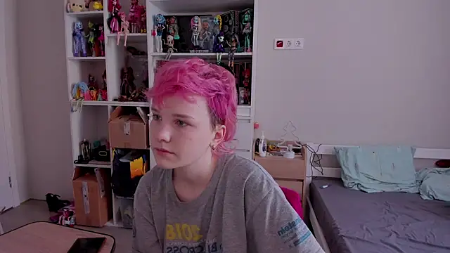 Snapshot of School_Love chatting on January 2026 07:12:02 AM School Love online show from January 2026 07:12:02 AM