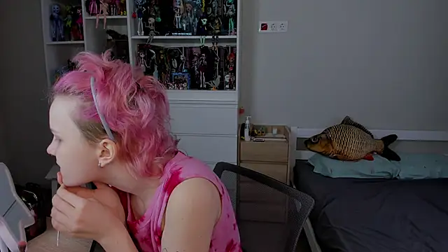 Snapshot of School_Love chatting on January 2026 07:10:02 AM School Love online show from January 2026 07:10:02 AM