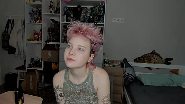 Snapshot of School_Love chatting on February 2026 07:01:01 AM School Love online show from February 2026 07:01:01 AM