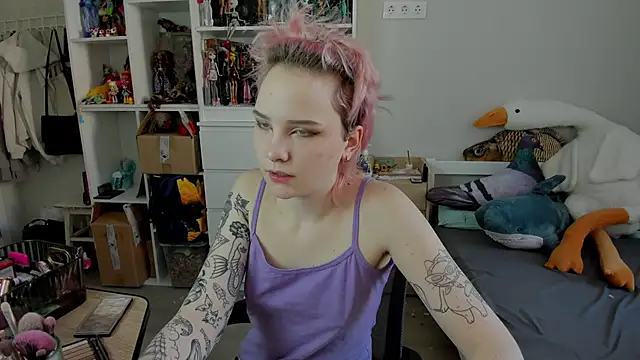 Snapshot of School_Love chatting on February 2026 07:02:02 AM School Love online show from February 2026 07:02:02 AM