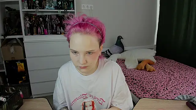 Snapshot of School_Love chatting on March 2026 07:10:01 AM School Love online show from March 2026 07:10:01 AM