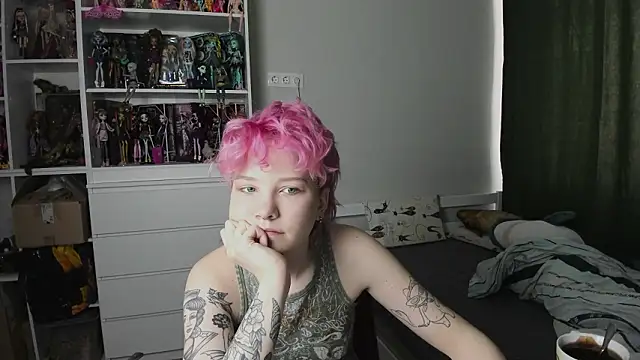 Snapshot of School_Love chatting on March 2026 07:13:01 AM School Love online show from March 2026 07:13:01 AM