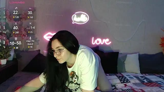 Fluffy Tiffy online show from January 2025 05:04:02 AM