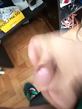 Snapshot of lobomisterioso13 chatting on January 2025 02:14:01 PM lobomisterioso13 online show from January 2025 02:14:01 PM