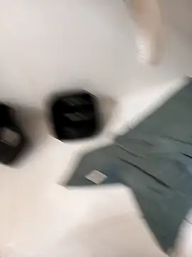 lobomisterioso13 online show from December 2025 12:03:02 PM