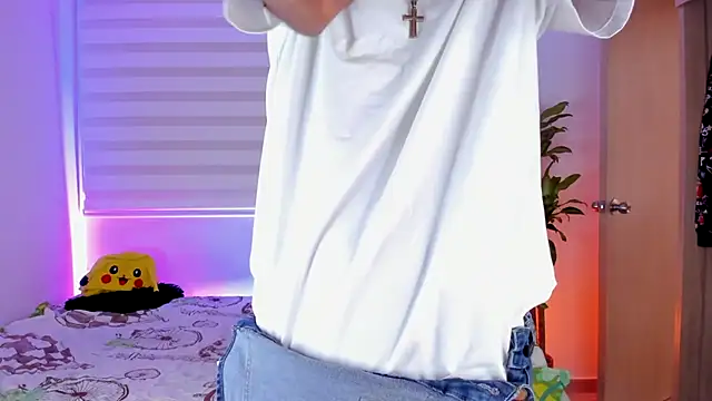 aldrinwhite online show from October 2025 04:39:01 PM