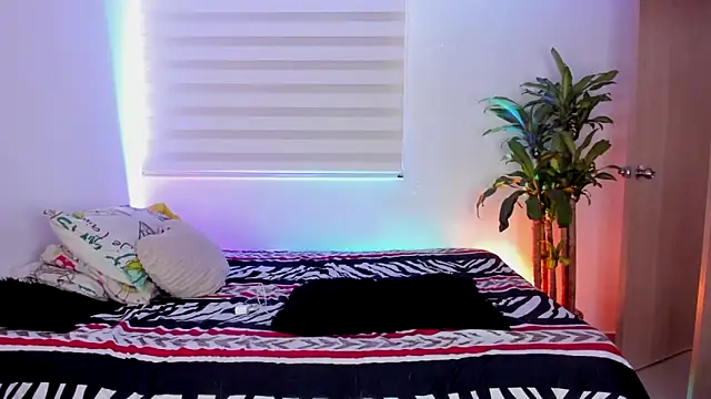 aldrinwhite online show from October 2025 03:58:02 PM