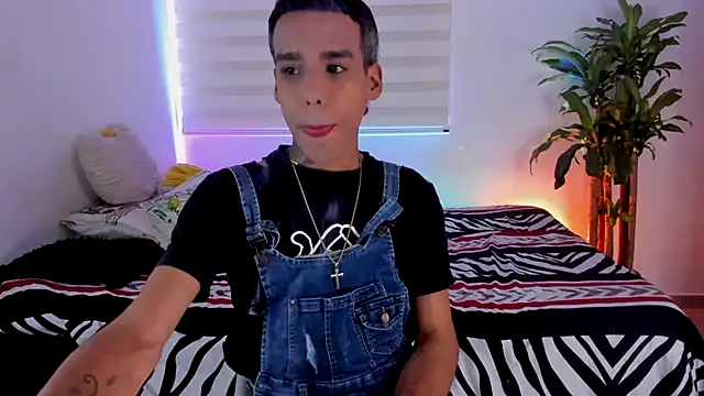 aldrinwhite online show from November 2025 05:48:02 PM