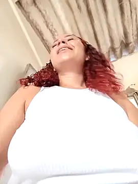 Snapshot of Mommy-Hot chatting on October 2025 02:49:01 PM Mommy-Hot online show from October 2025 02:49:01 PM