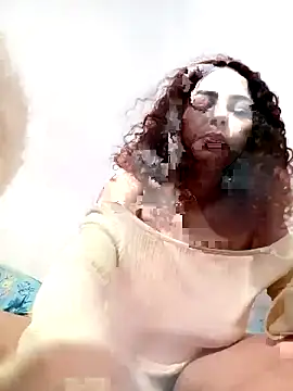 Snapshot of Mommy-Hot chatting on November 2025 03:19:01 AM Mommy-Hot online show from November 2025 03:19:01 AM