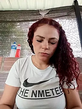 Snapshot of Mommy-Hot chatting on January 2026 01:26:02 PM Mommy-Hot online show from January 2026 01:26:02 PM