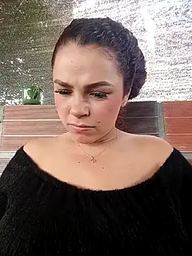 Snapshot of Mommy-Hot chatting on January 2026 07:11:01 PM Mommy-Hot online show from January 2026 07:11:01 PM