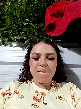 Snapshot of Mommy-Hot chatting on March 2026 02:17:02 AM Mommy-Hot online show from March 2026 02:17:02 AM