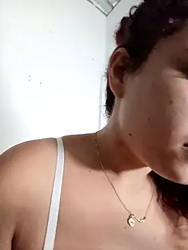 Snapshot of Mommy-Hot chatting on April 2026 03:27:02 AM Mommy-Hot online show from April 2026 03:27:02 AM