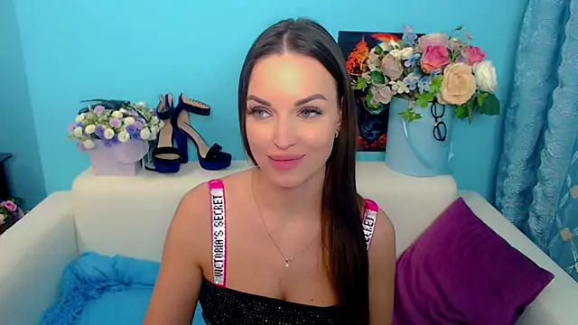 LindaaLu online show from December 2024 08:04:01 AM