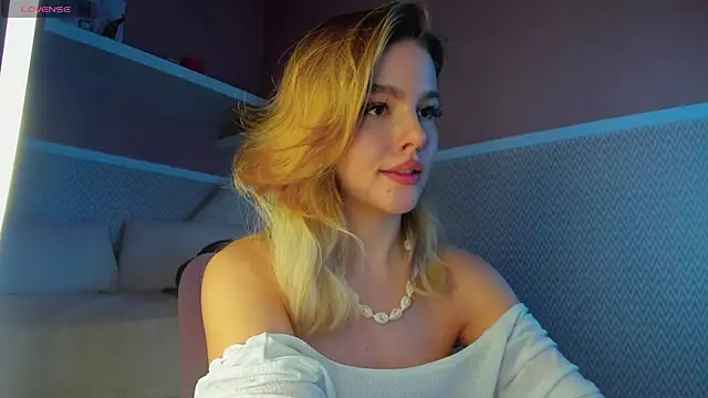 Snapshot of Anna_Robinson chatting on January 2025 07:18:02 AM Anna Robinson online show from January 2025 07:18:02 AM