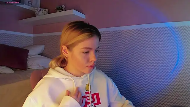 Snapshot of Anna_Robinson chatting on February 2025 01:20:02 AM Anna Robinson online show from February 2025 01:20:02 AM