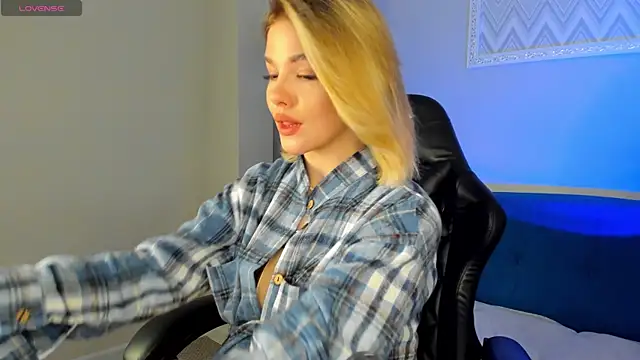 Snapshot of Anna_Robinson chatting on March 2025 08:21:02 AM Anna Robinson online show from March 2025 08:21:02 AM