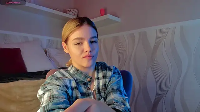 Anna Robinson online show from March 2025 04:13:01 AM