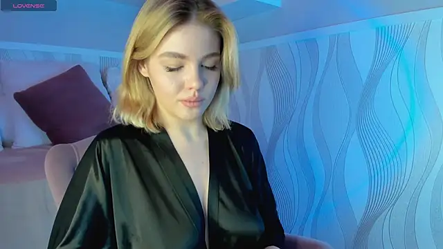 Snapshot of Anna_Robinson chatting on March 2025 01:12:01 AM Anna Robinson online show from March 2025 01:12:01 AM