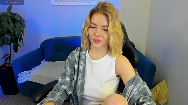 Snapshot of Anna_Robinson chatting on March 2025 01:08:02 AM Anna Robinson online show from March 2025 01:08:02 AM